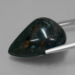 17.38克拉天然鸡血石，梨形，不透明