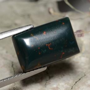 5.62克拉天然绿色血石，长方形切工，13.1×8.4毫米，不透明