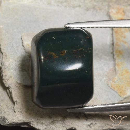 21.56ct 天然 森林绿 鸡血石, 祖母绿式切割, 不透明