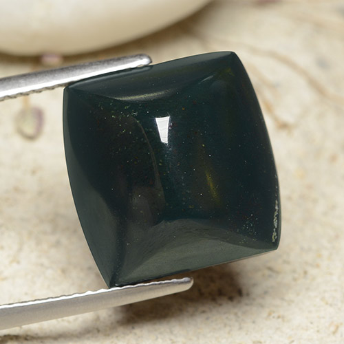 13.96克拉天然鸡血石，垫形剪裁，不透明