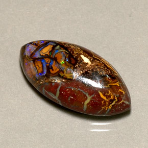 10.92克拉天然多色砾石欧泊，马眼形，21.6×11.1毫米，不透明