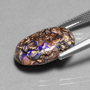 8.36克拉天然砾背蛋白石，椭圆形切割，不透明