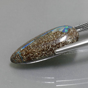 9.27克拉天然砾背蛋白石，梨形，不透明