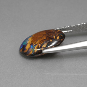 3.78克拉天然砾背蛋白石，椭圆形切割，不透明