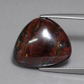 8.84克拉天然多色砾石欧泊，三角形，15.1×12.8毫米，不透明