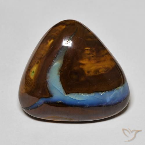 25.50克拉天然多色砾石欧泊，三角形，22.1×21.4毫米，不透明