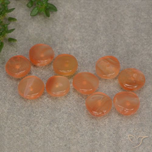 6.11克拉天然红玉髓，异形，半透明