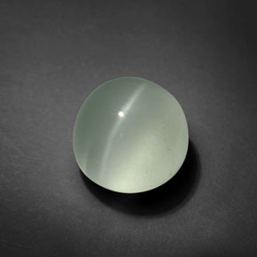 5.51克拉天然绿色猫眼海蓝宝石，圆形切割，10.04毫米，透明