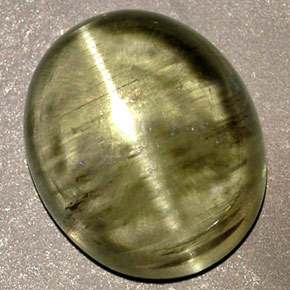 6.32克拉天然绿色Cat's Eye Diaspore，透明，12.2×10.1毫米，透明/半透明