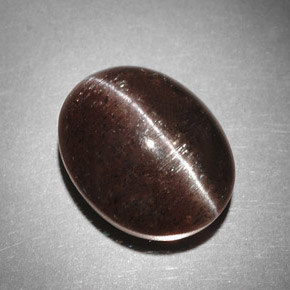 9.31克拉天然棕色Cat's Eye Scapolite，椭圆形切割，13.4×10.7毫米，半透明