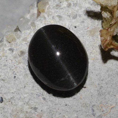 2.35克拉天然猫眼方柱石，椭圆形，半透明