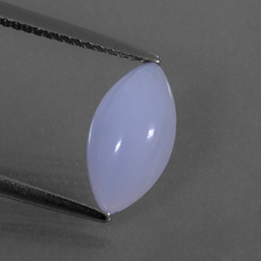 1.88克拉天然玉髓，马眼形，12.1×6.4毫米，半透明