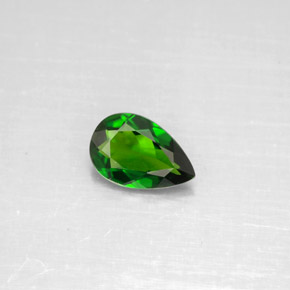 0.70克拉天然绿色铬透辉石，梨形，7.8×5.1毫米，VVS-VS