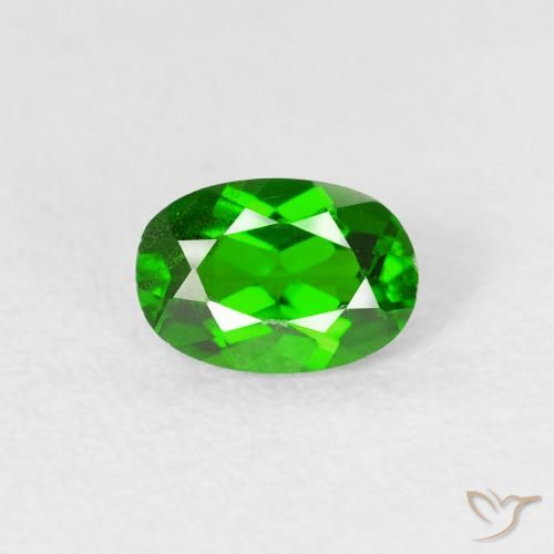 0.57ct 天然 暗绿色 铬透辉石, 椭圆形, VS