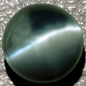 4.08克拉天然绿色Chrysoberyl Cat's Eye，椭圆形切割，8.2×8.2毫米，半透明
