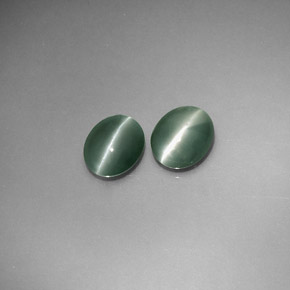 天然绿色Chrysoberyl Cat's Eye，椭圆形切割，5.5×4.5毫米，半透明