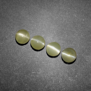 天然绿色Chrysoberyl Cat's Eye，透明，4.05毫米，透明/半透明