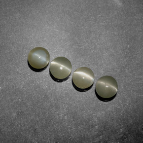 1.38天然绿色Chrysoberyl Cat's Eye，透明，3.98毫米，透明/半透明