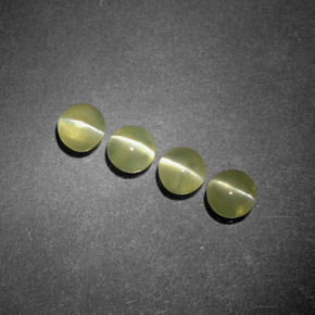 天然绿色Chrysoberyl Cat's Eye，透明，3.93毫米，透明/半透明