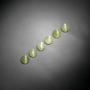 天然绿色Chrysoberyl Cat's Eye，透明，3.84毫米，透明/半透明