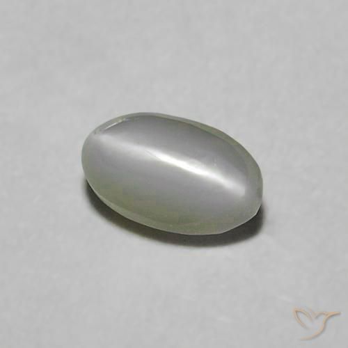 0.38克拉天然金绿玉猫眼，椭圆形，不透明