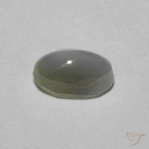 0.38克拉天然金绿玉猫眼，椭圆形，不透明