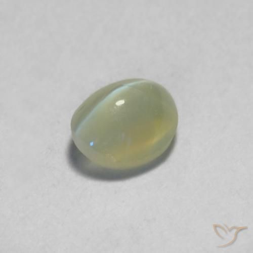 0.36克拉天然金绿玉猫眼，椭圆形，半透明