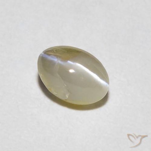 0.41克拉天然金绿玉猫眼，椭圆形，半透明