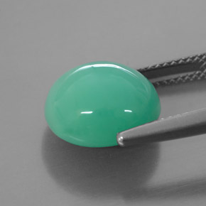 7.55克拉天然绿玉髓，椭圆形切割，半透明