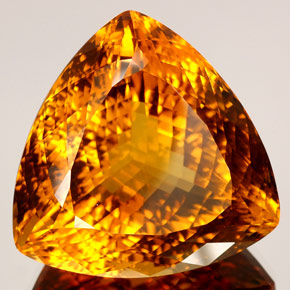 135.62克拉天然黄色黄水晶，三角形，34.9×34.5毫米，IF