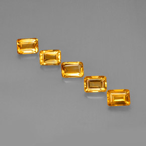 天然黄金色黄水晶，祖母绿式切割，7×5.1毫米，VVS-VS