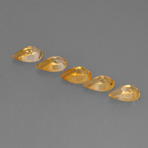 天然黄金色黄水晶，梨形，7.9×5毫米，VVS-VS
