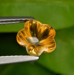 1.24克拉天然橙色黄水晶，花形切工，7.3×7.2毫米，透明