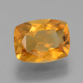1.94克拉天然金色黄水晶，垫形剪裁，9.1×7毫米，VS