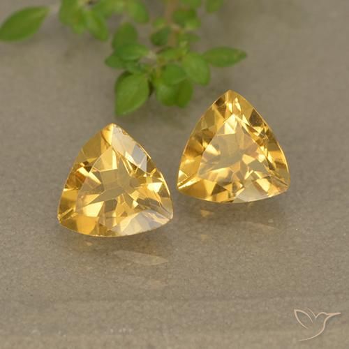 1.34克拉天然黄水晶，胖三角形，VVS-VS