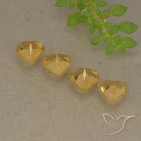 2.63克拉天然黄水晶，胖三角形，VVS-VS
