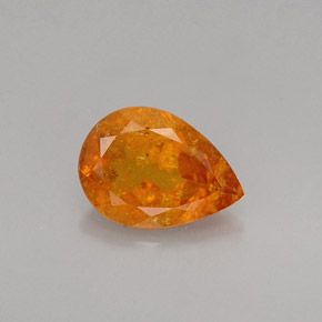 0.73克拉天然橙色单斜硅镁石，梨形，7.5×5.4毫米，VS-SI