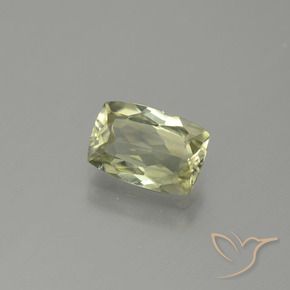 1.12克拉天然黄色变色硬水铝石，垫形剪裁，7.8×5.3毫米，VS
