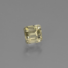 0.71克拉天然多色变色硬水铝石，祖母绿式切割，4.8×4.6毫米，VS