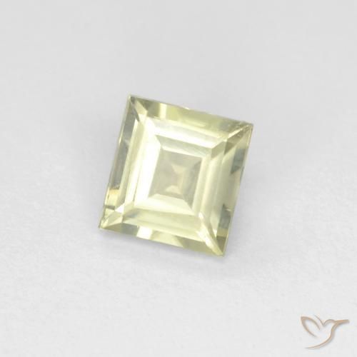 0.62克拉天然变色流散，正方形，VVS-VS