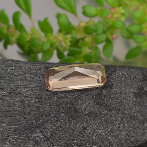 0.71克拉天然变色石榴石，祖母绿式切割，VS-SI