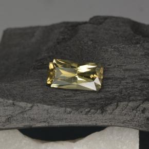 0.76克拉天然黄色变色石榴石，祖母绿式切割，7.1×3.7毫米，VS