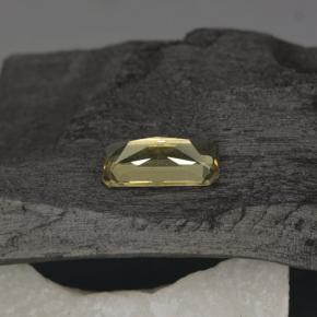 0.76克拉天然黄色变色石榴石，祖母绿式切割，7.1×3.7毫米，VS