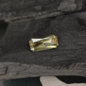 0.71克拉天然黄色变色石榴石，祖母绿式切割，7.1×3.4毫米，VS