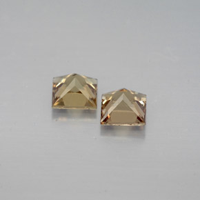 天然多色变色石榴石，方形，4.1×4.1毫米，VVS-VS