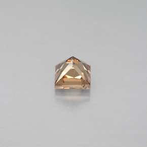 0.63克拉天然多色变色石榴石，方形，4.2×4.1毫米，VS