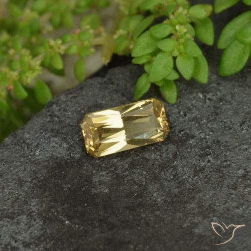 0.73克拉天然变色石榴石，八边形，VVS