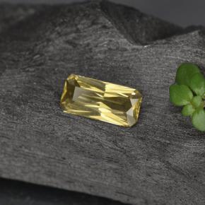 0.60克拉天然黄色变色石榴石，祖母绿式切割，7.1×3.5毫米，VVS-VS