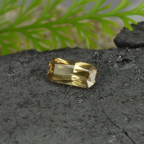 0.78克拉天然黄色变色石榴石，祖母绿式切割，7.1×3.5毫米，VVS-VS
