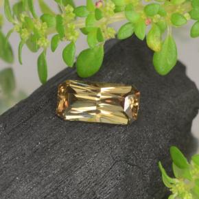 0.66克拉天然金色变色石榴石，祖母绿式切割，7×3.4毫米，VVS-VS